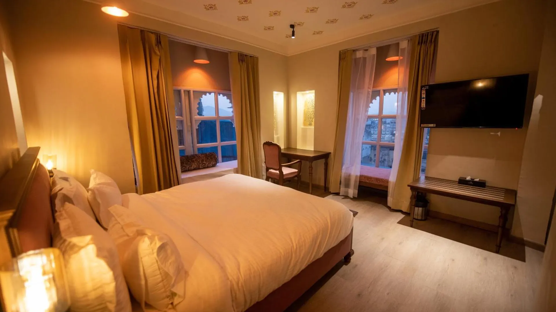 Otc By 4 Lal Ghat - My Downtown Hotels Udajpur 3*,