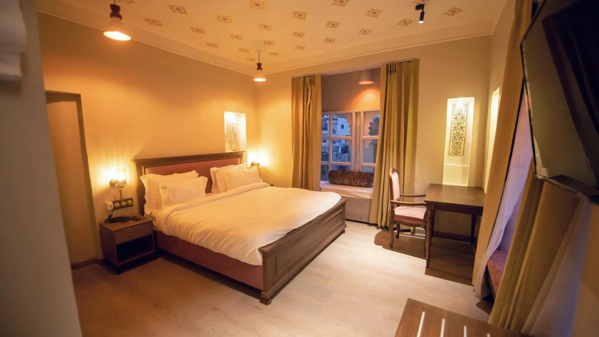 Otc By 4 Lal Ghat - My Downtown Hotels Udajpur 3*,  Indie